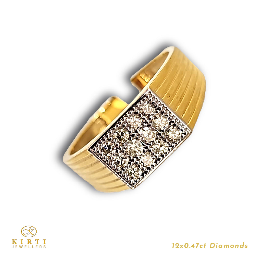 Men's 9ct Gold Ring with 12 Diamonds